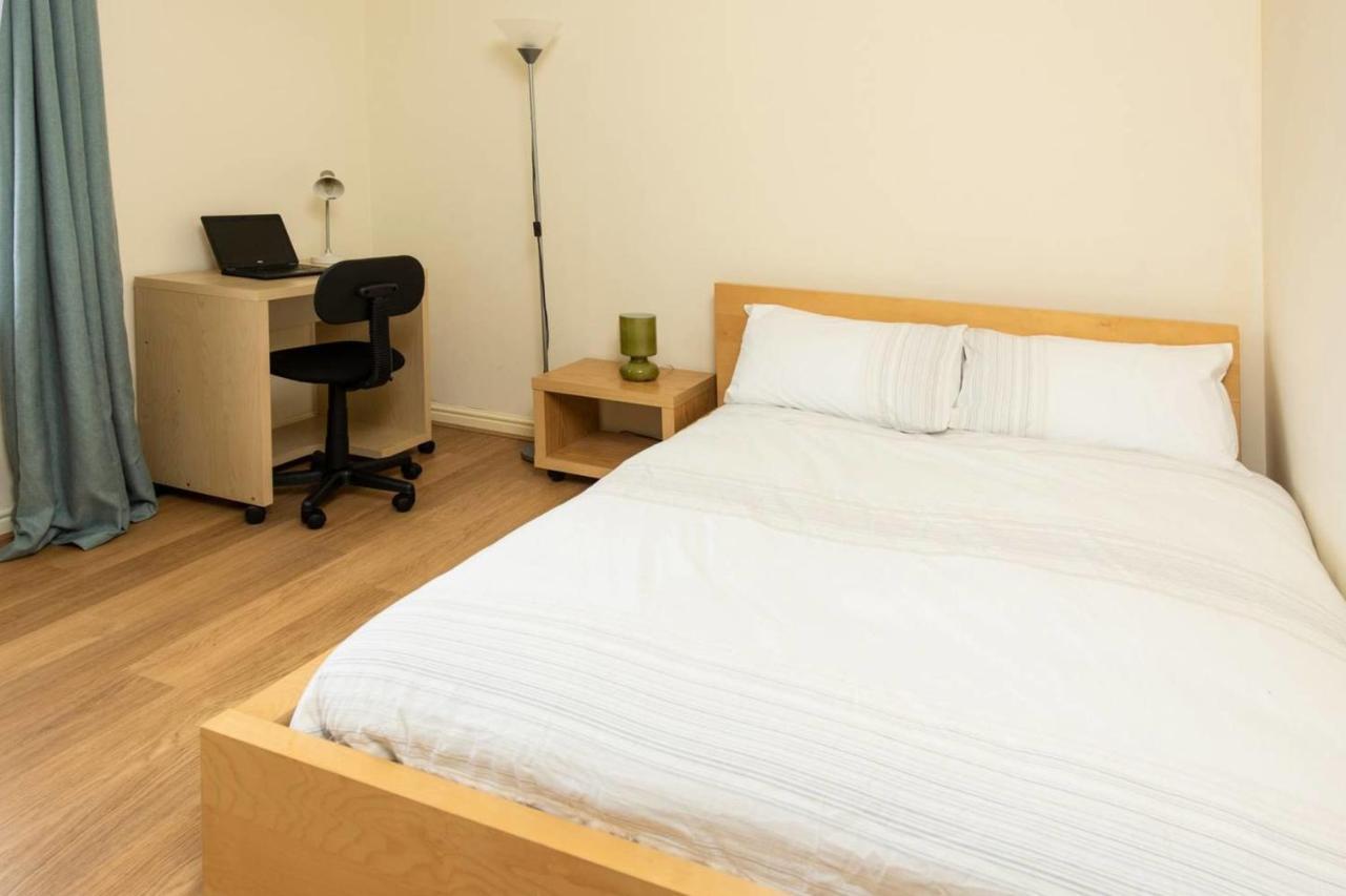 Guestready - Top Floor Apt 2Min Walk To O2 Apollo Manchester Exteriör bild